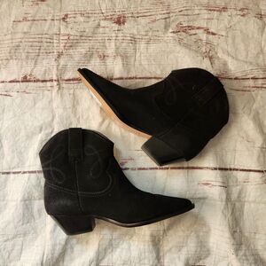 Schutz Suede Western Cowboy Booties Size 7.5 NWT